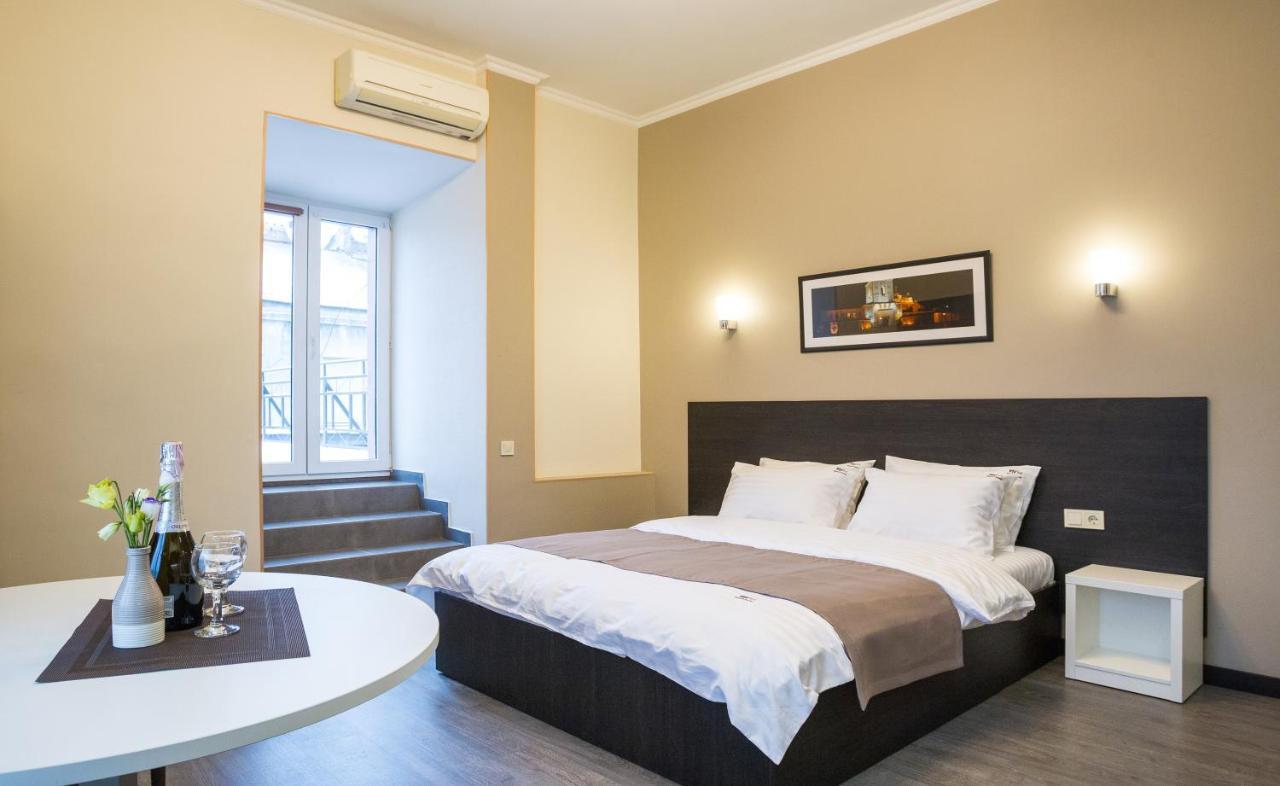 911 Apartments Khreshchatyk Kiev Dış mekan fotoğraf